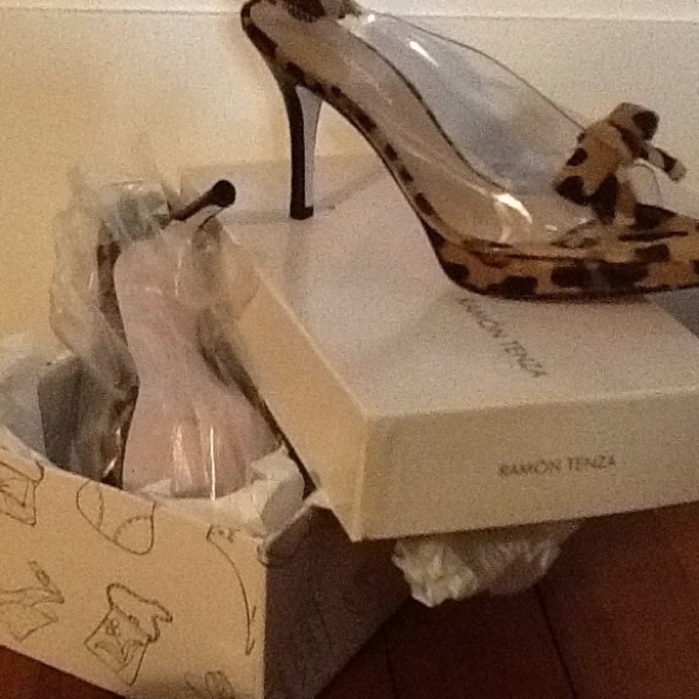 NIB RAMON TENZA 4"  NATURAL LEOPARD PUMPS